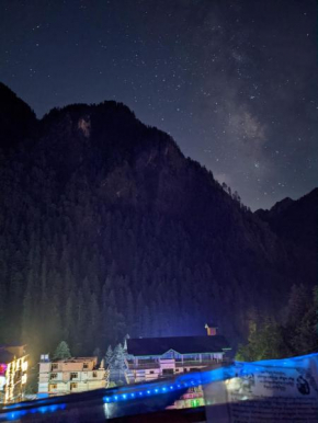 Pahadi Rovers Cafe & Homestay